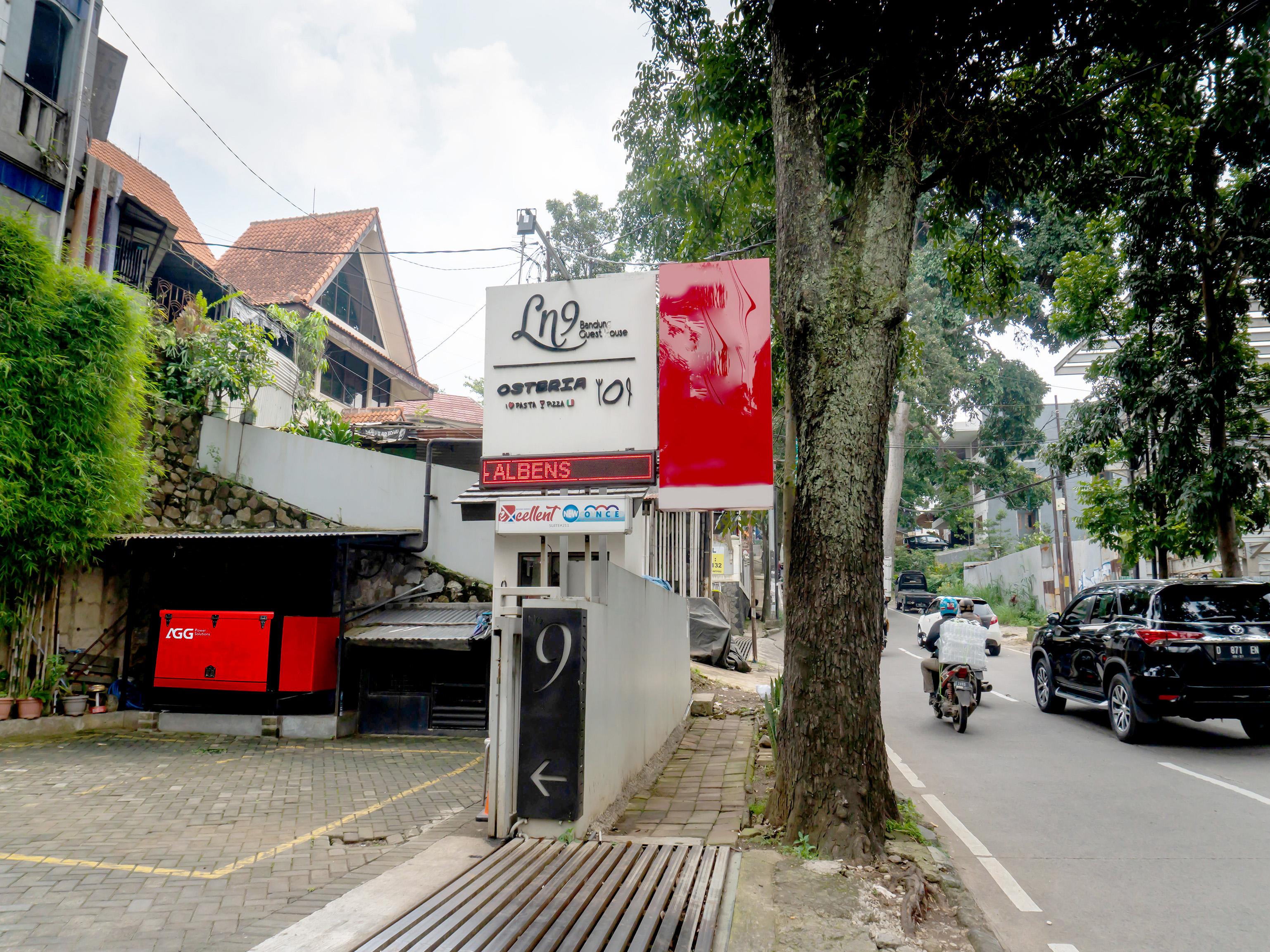 Ln9 Bandung Guest House Exterior photo